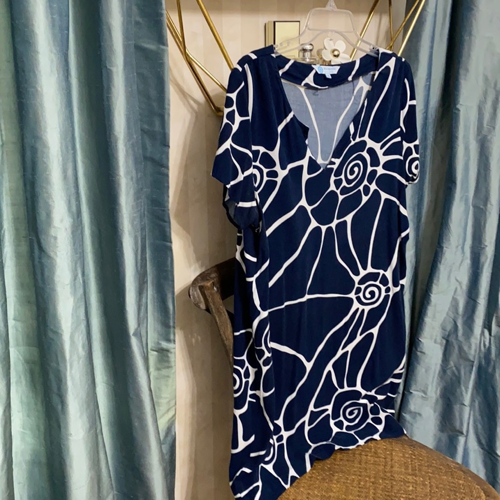 Escapada XL navy and white dress